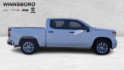 2022 Chevrolet Silverado 1500 4WD Crew Cab Short Bed Custom