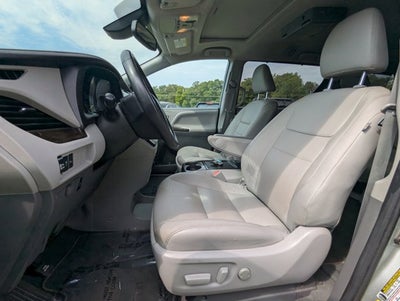 2020 Toyota Sienna XLE