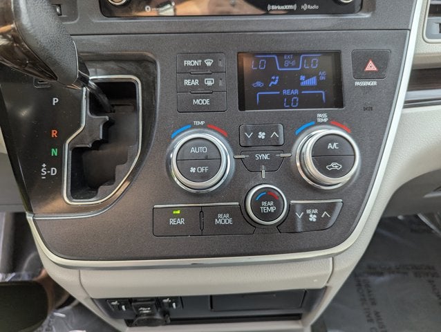 2020 Toyota Sienna XLE