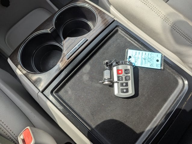 2020 Toyota Sienna XLE