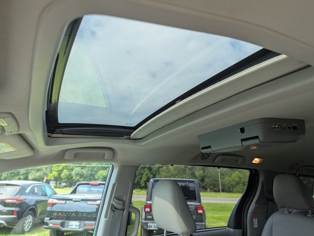 2020 Toyota Sienna XLE