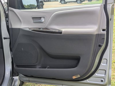 2020 Toyota Sienna XLE