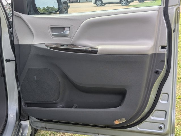 2020 Toyota Sienna XLE