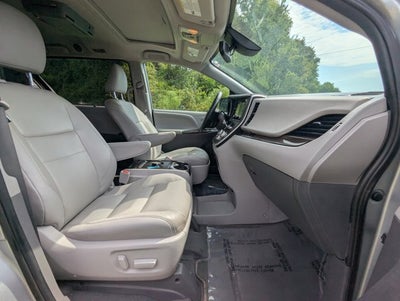 2020 Toyota Sienna XLE