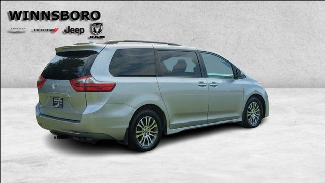2020 Toyota Sienna XLE